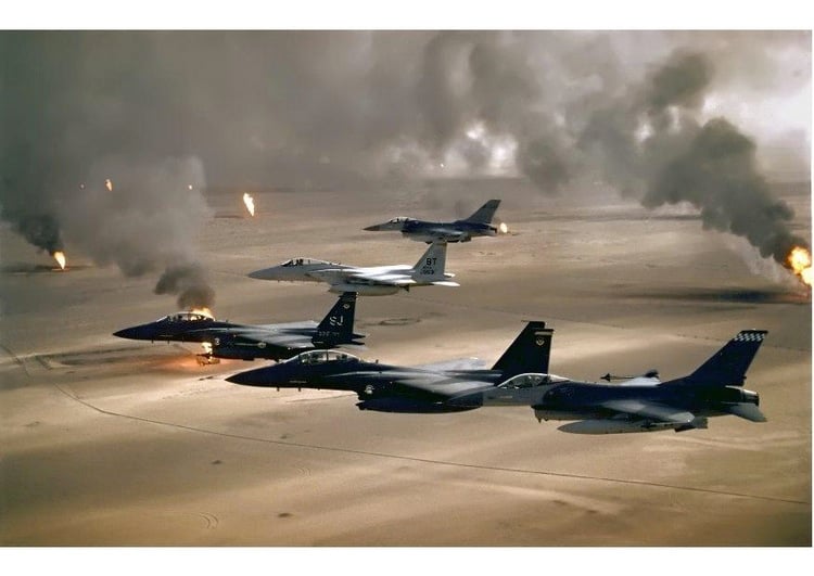 Iconic Images Of The 1990s Operation Desert Storm