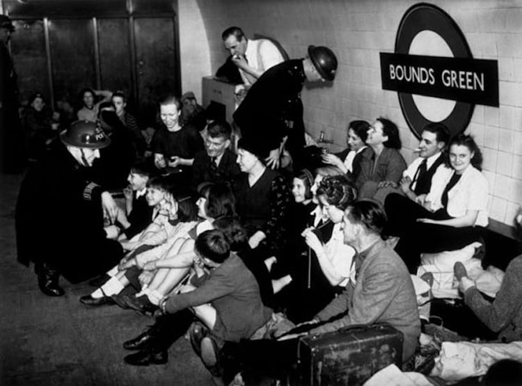 london-1940s-bombing-blitz5