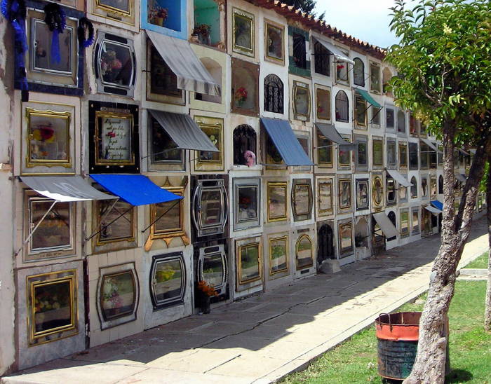 incredible-cemeteries-sucre Incredible Cemeteries Sucre