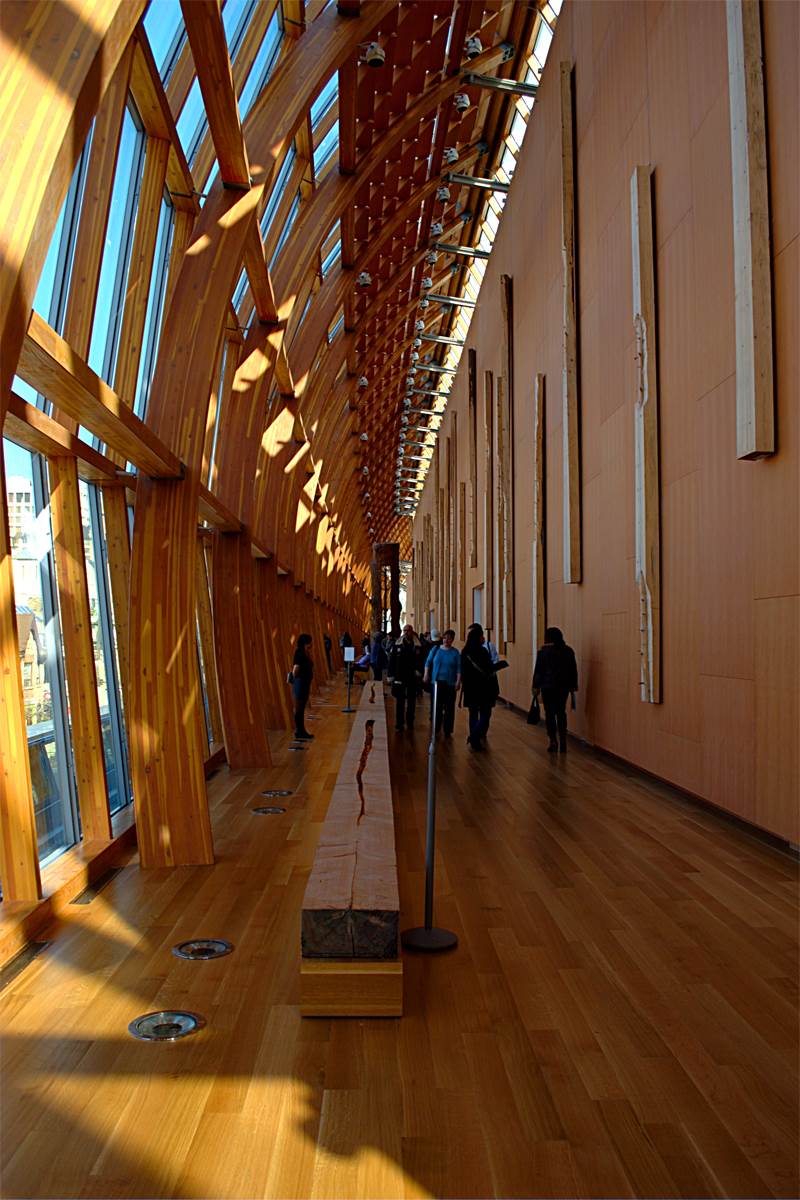 Frank Gehry Designs AGO4