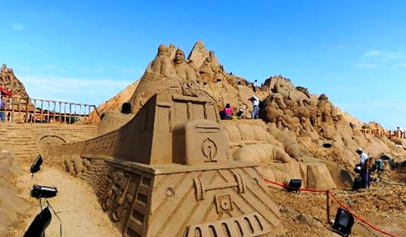 Hummingbird Sand Sculpture