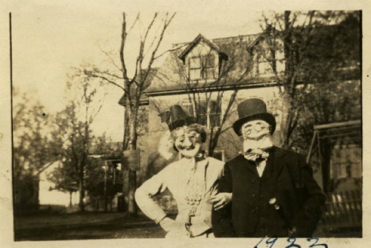 Creepy Halloween Costumes Couple Wearing Masks