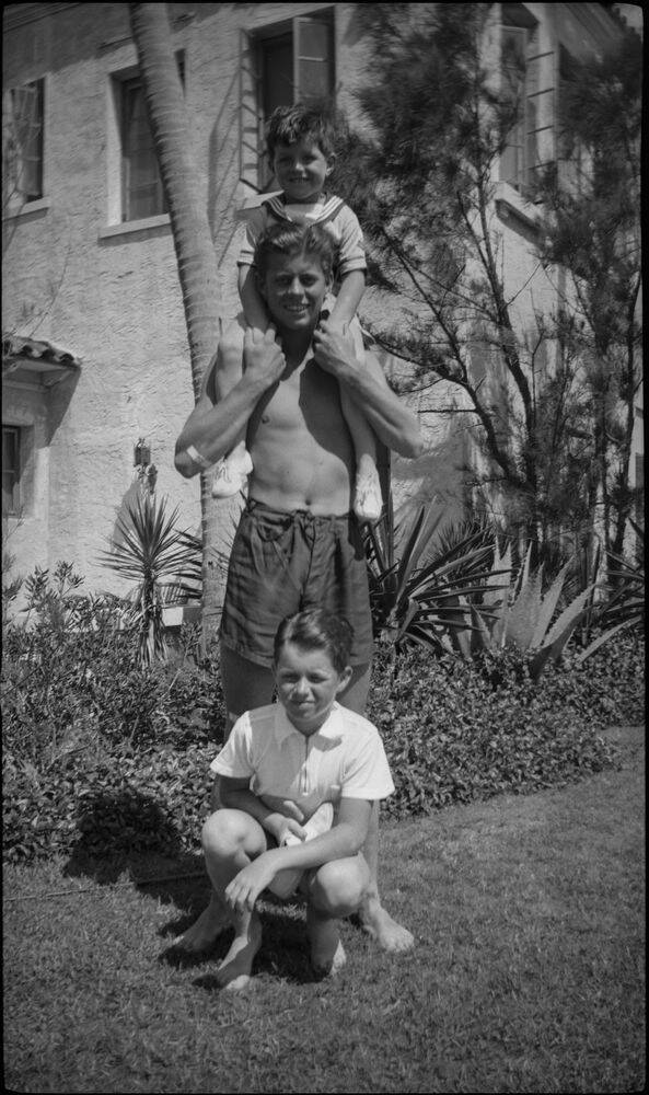 Jfk With Bobby And Ted
