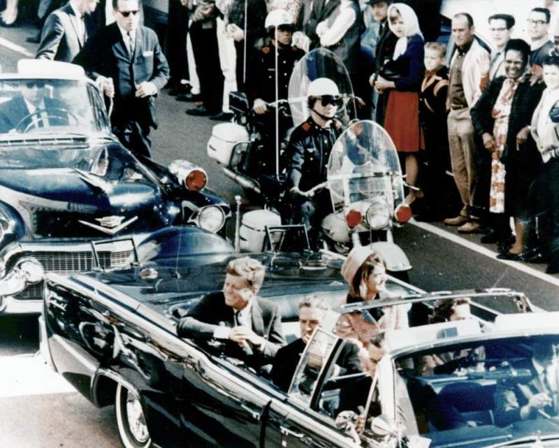 Minutes Before Kennedy Assassination