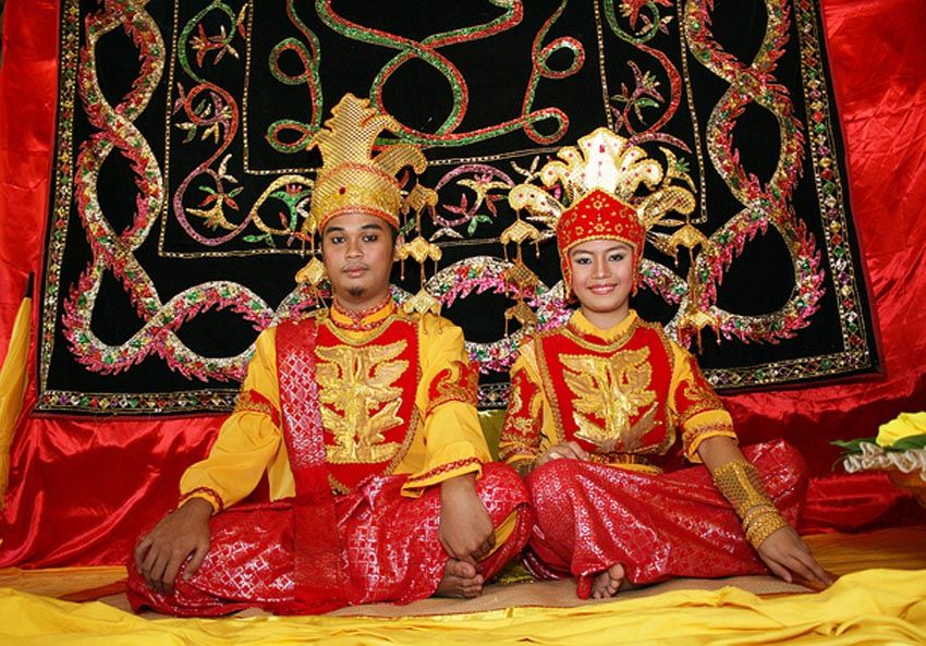 Tidong Wedding Tradition