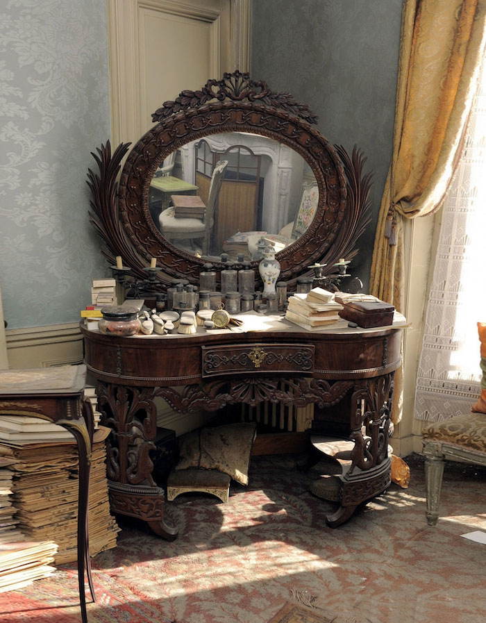 Time Capsule Mirror