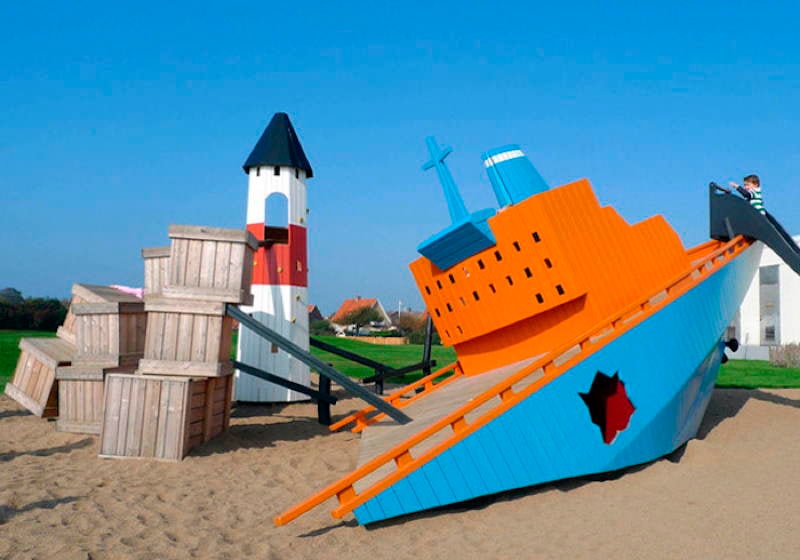 Monstrum Playgrounds Boat