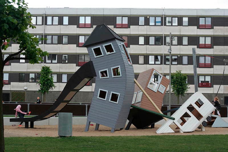 Monstrum Playgrounds Crooked House