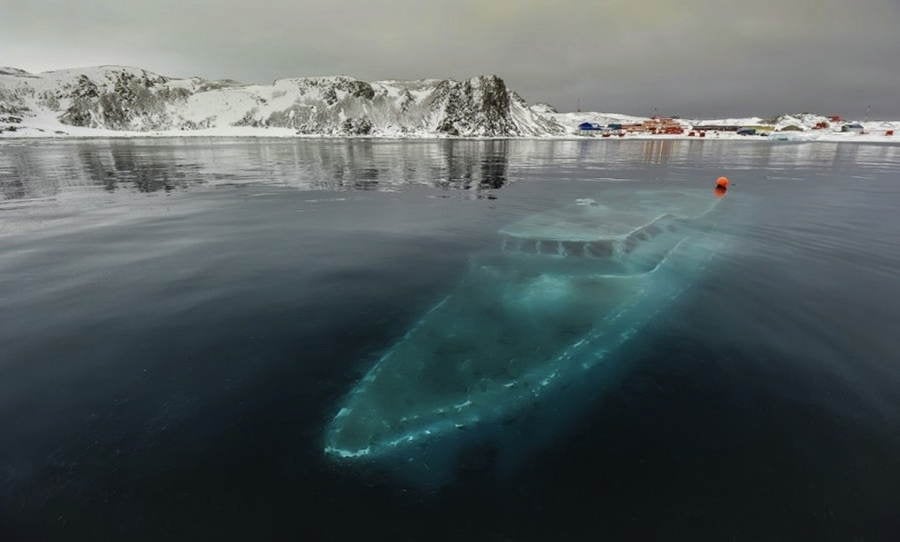 Abandoned Structures Yacht Antarctica
