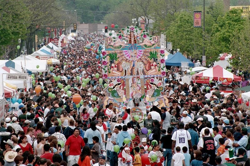 Huge cinco de mayo Parade