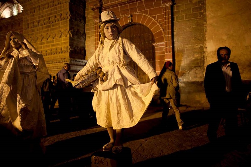 Holy Week Living Statues in Peru