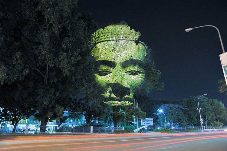 Queen Projections