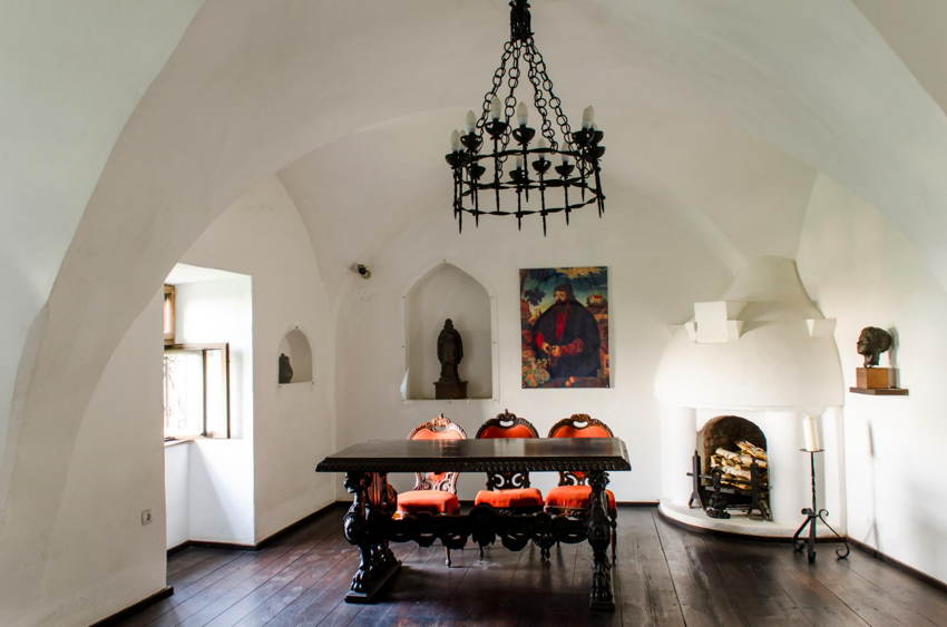 Dracula Pad Dining Room