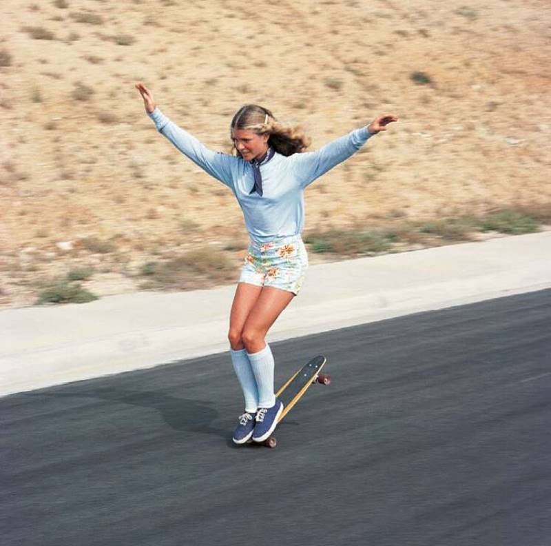 Fantastic Pictures Of Female Skateboarders From The 1970s 