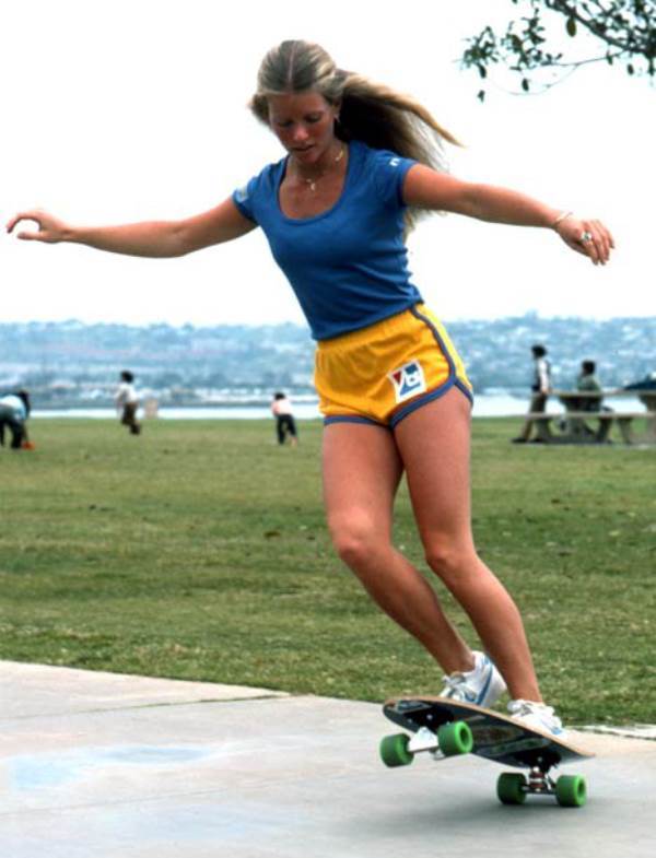 Fantastic Pictures Of Female Skateboarders From The 1970s