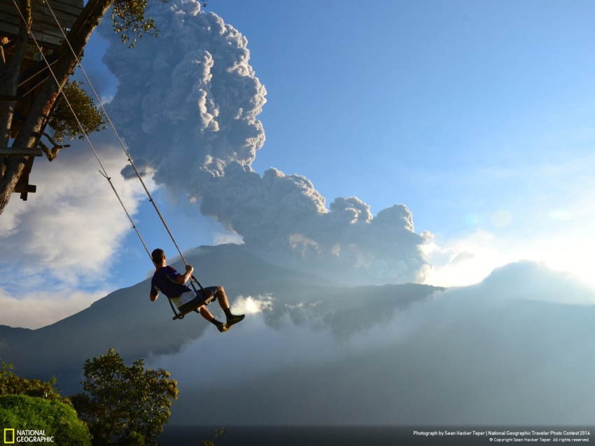 National Geographic Travel Swingset