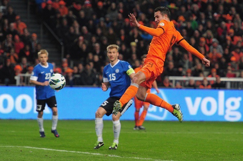 Netherlands Destroys Spain World Cup 2014