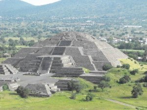 Amazing Pyramids Aztec Moon