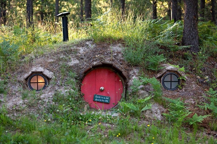 Hobbit Homes Red Door