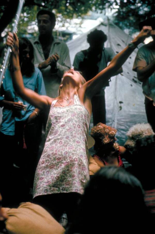 69 Wild Woodstock Photos That'll Transport You To The Summer Of 1969