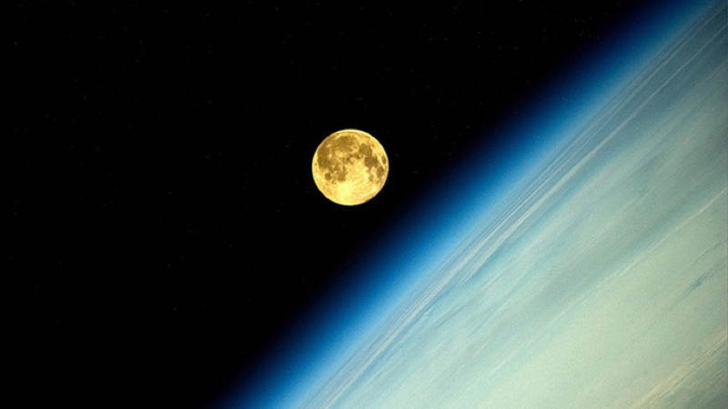 Supermoon ISS