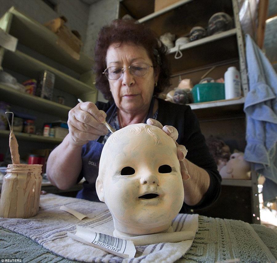 Doll Hospital White Head