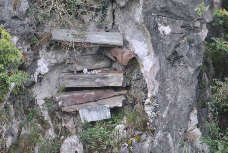 Weirdest Cemeteries Hanging Rock
