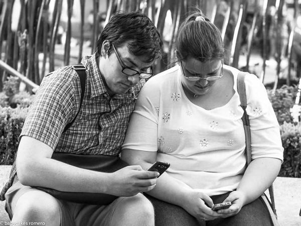 Phones Couple