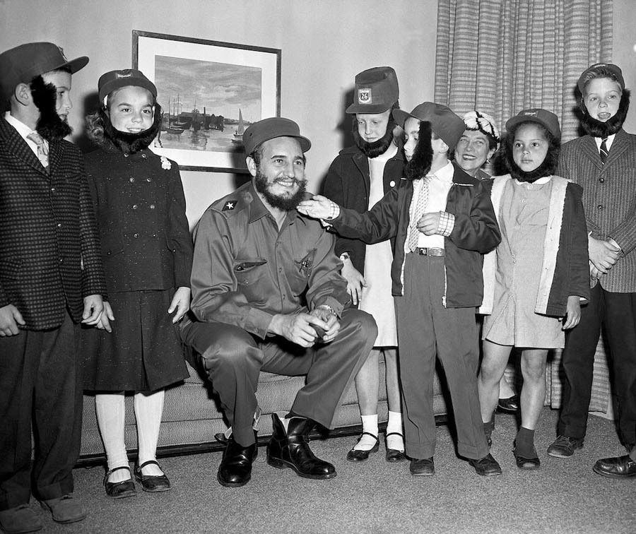 Kids Play With Fidel Castro's Beard