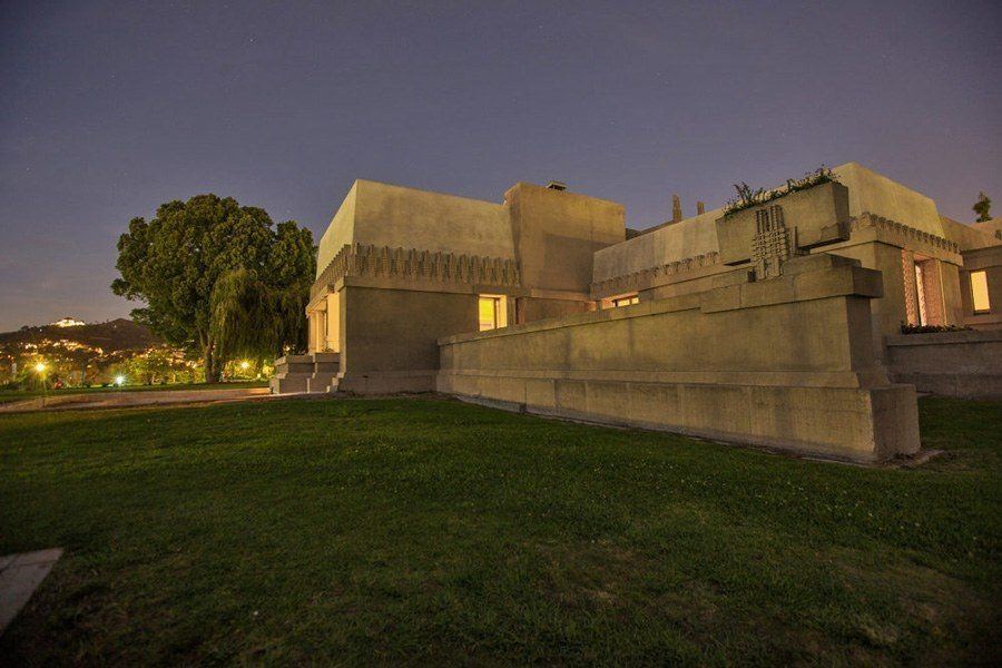 frank lloyd wright hollyhock house evening shot