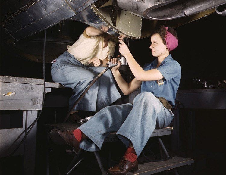 women of WWII aircraft team