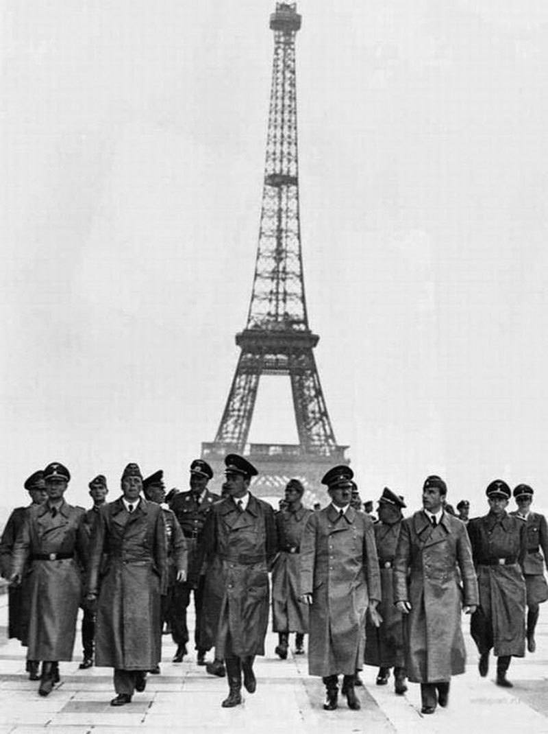 Hitler dans le Paris vintage