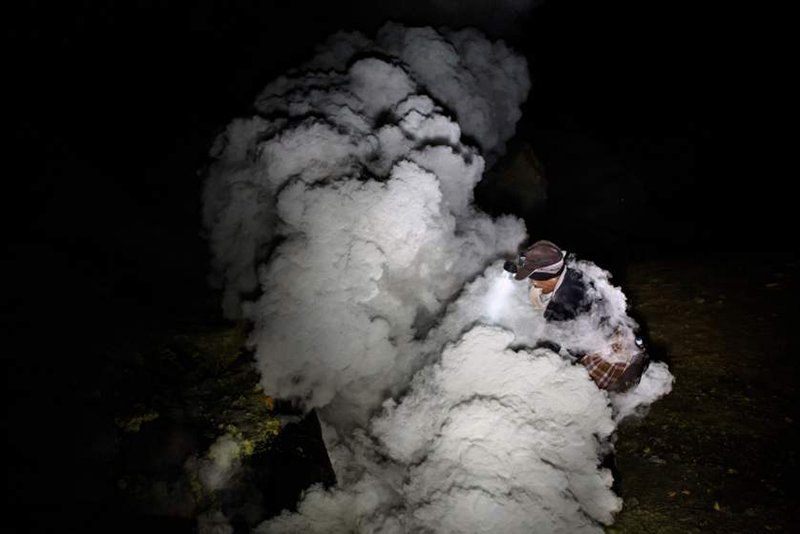 Sulphur Miner Buang