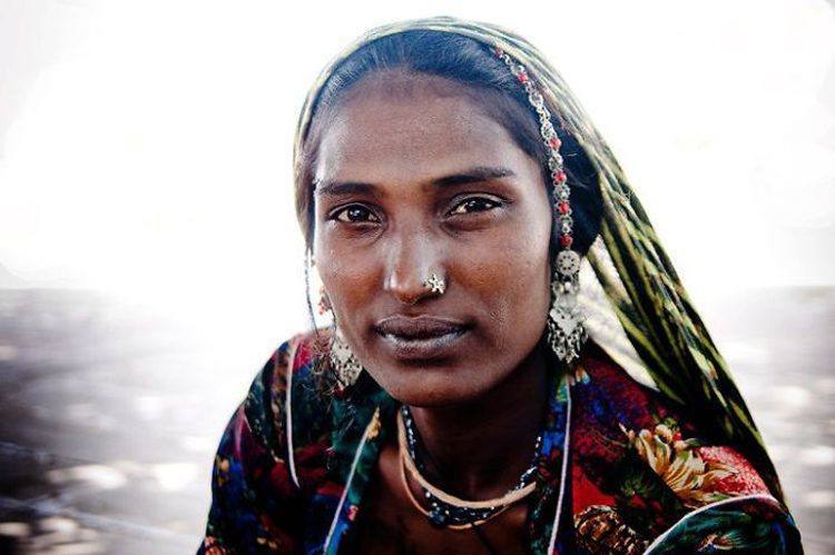 india pakistan street portraits flowery