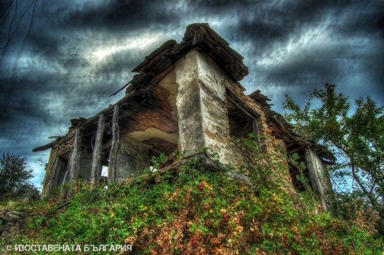 abandoned bulgaria spooky shack