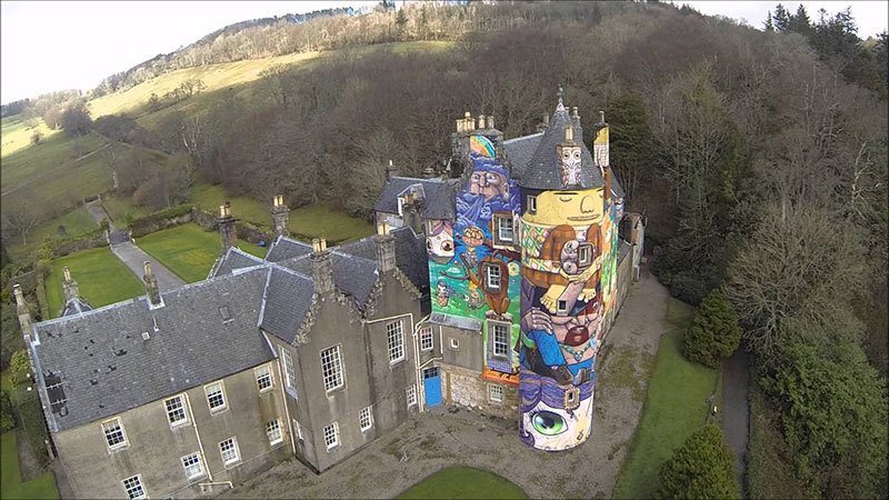 Os Gemos Kelburn Castle