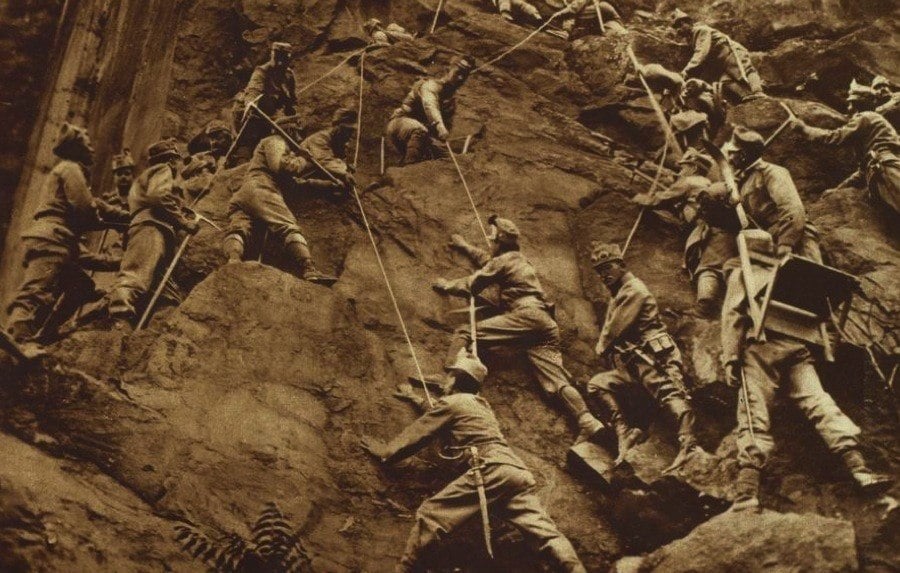 Powerful WW1 Photos That Reveal The Carnage And Tragedy