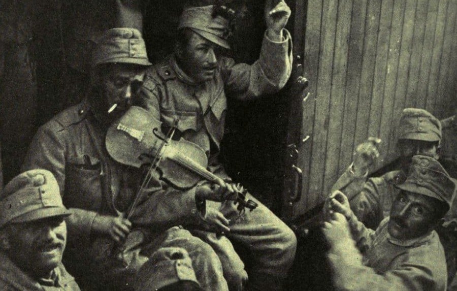 Powerful WW1 Photos That Reveal The Carnage And Tragedy