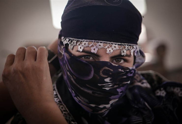 Female ISIS Fighters Scarf