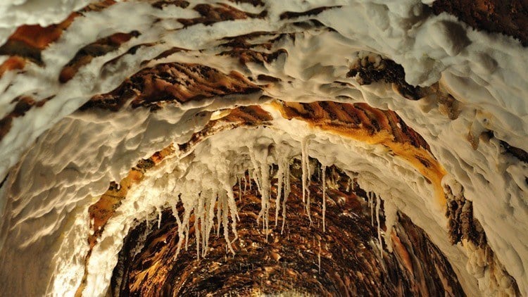 salt caves cardona spain