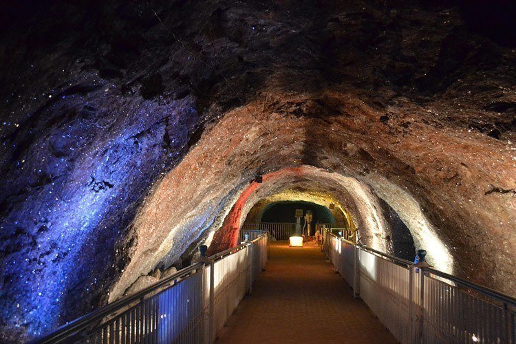 salt caves khewra tunnel