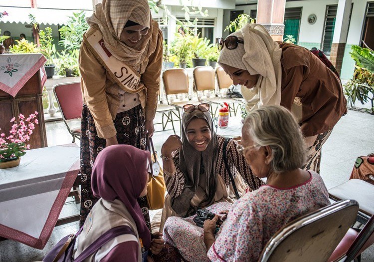Miss muslimah elderly