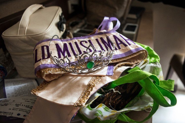 Miss muslimah sash crown