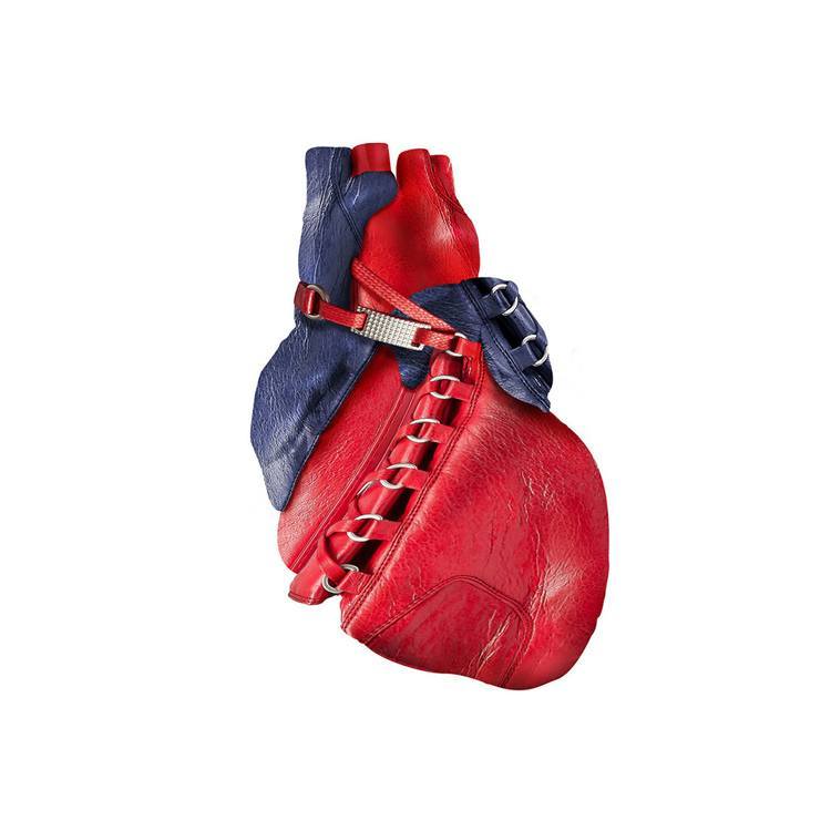 sculptures balenciaga heart
