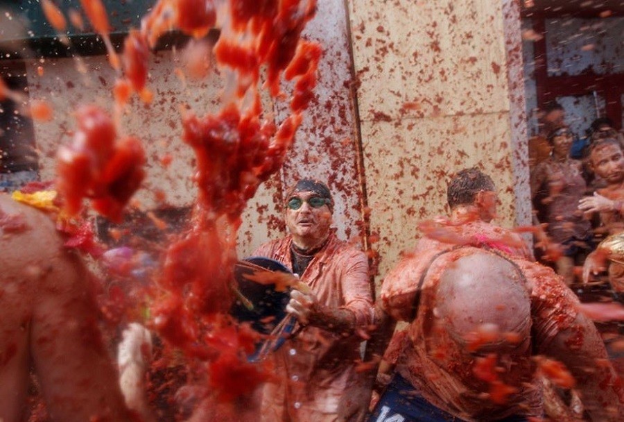 Man Tomato Bucket Toss