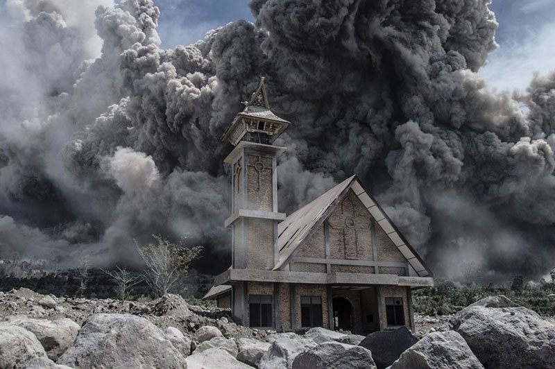 Summer Weather 2015 Indonesia Mount Sinabung Eruption