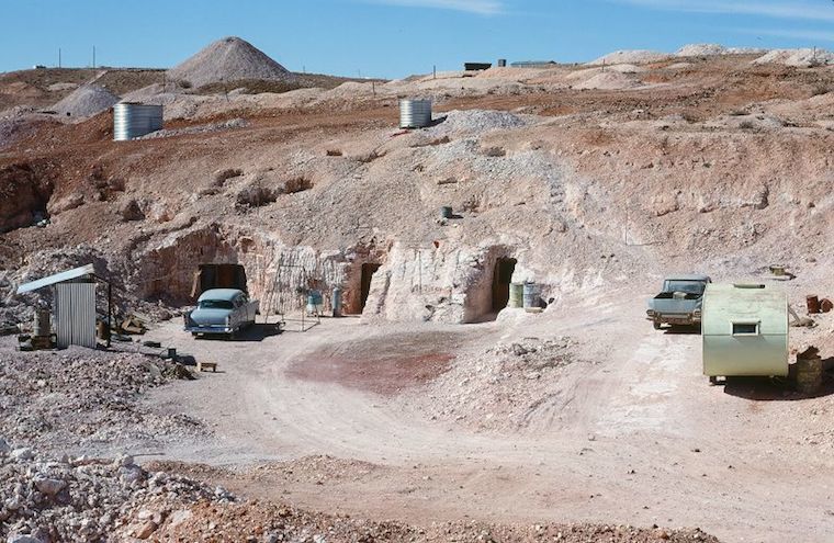 Coober Pedy (underground town)