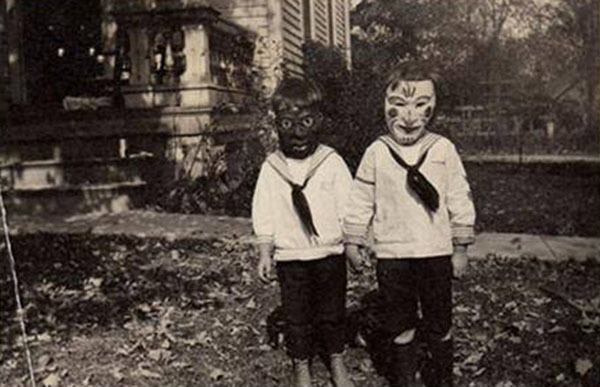 Vintage Halloween Youth Leggings