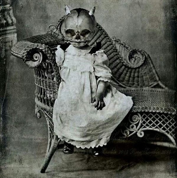 40 Vintage Halloween Costumes That Will Haunt Your Nightmares