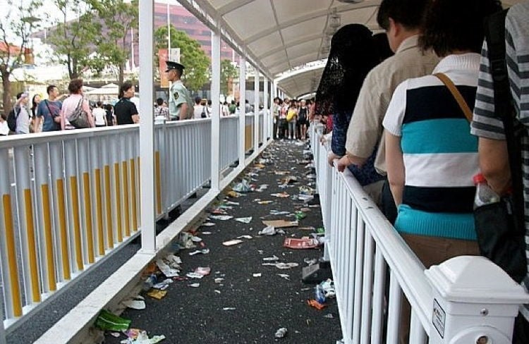 Littering In China Line